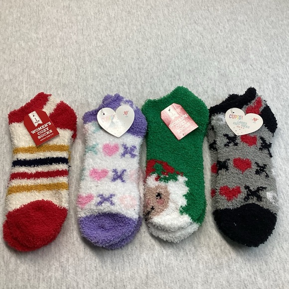 WOMEN’S COZY SOCKS BUNDLE OF 4 PAIRS SIZE: 9-11 SHOE SIZE COLOR: MULTI NWT - Picture 1 of 11